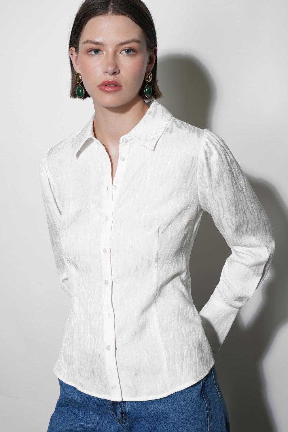 Ailani_Textured_Slim_Blouse_G262T7486.jpg