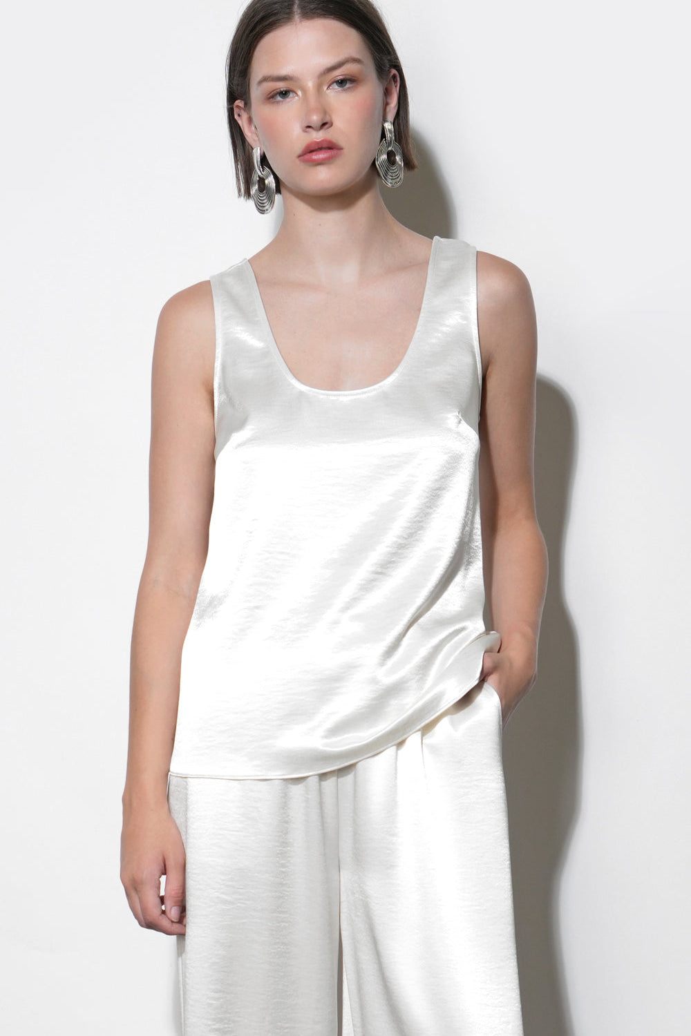 ArianaEasySatinSleevelessTop_G263T7487.jpg