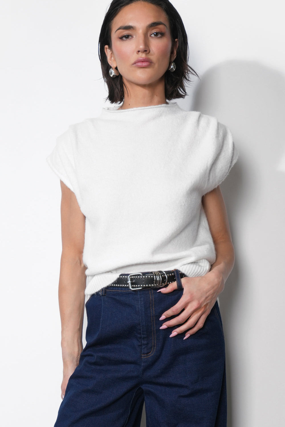 Arieta_Sleeveless_Funnel_Knit_Top_G2511WT5958.jpg