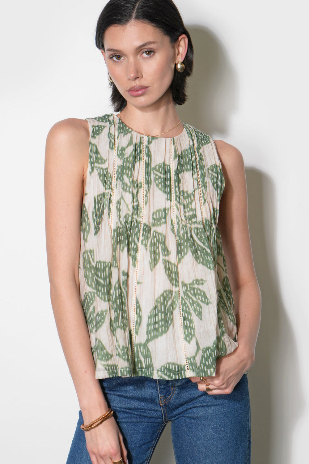 Elaine_Sleeveless_Pintuck_Top_G261T7484.jpg