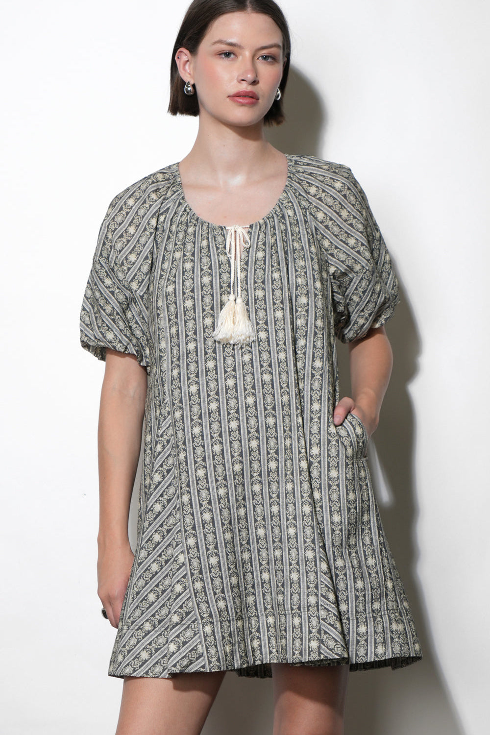 Elena_Stripe_Pattern_Bubble_Sleeve_Popover_Dress_G262D6989.jpg