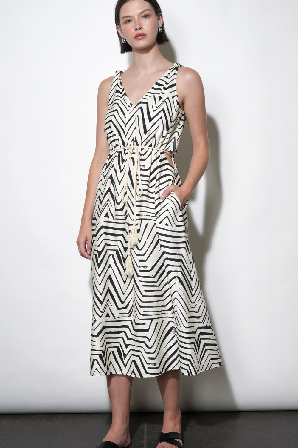 Evelyn_Side_Cut_Out_Knotted_Strap_Midi_Dress_G262D6927.jpg