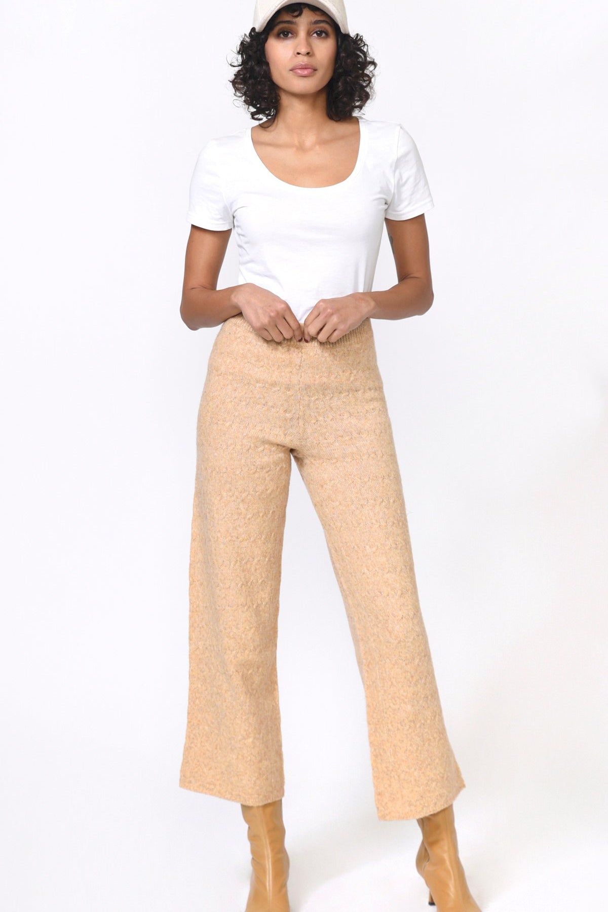 G109W5669BelgiumSweaterKnitPant1_2f97ac5e-61c6-4c8e-b0bd-0ae024dca77b.jpg