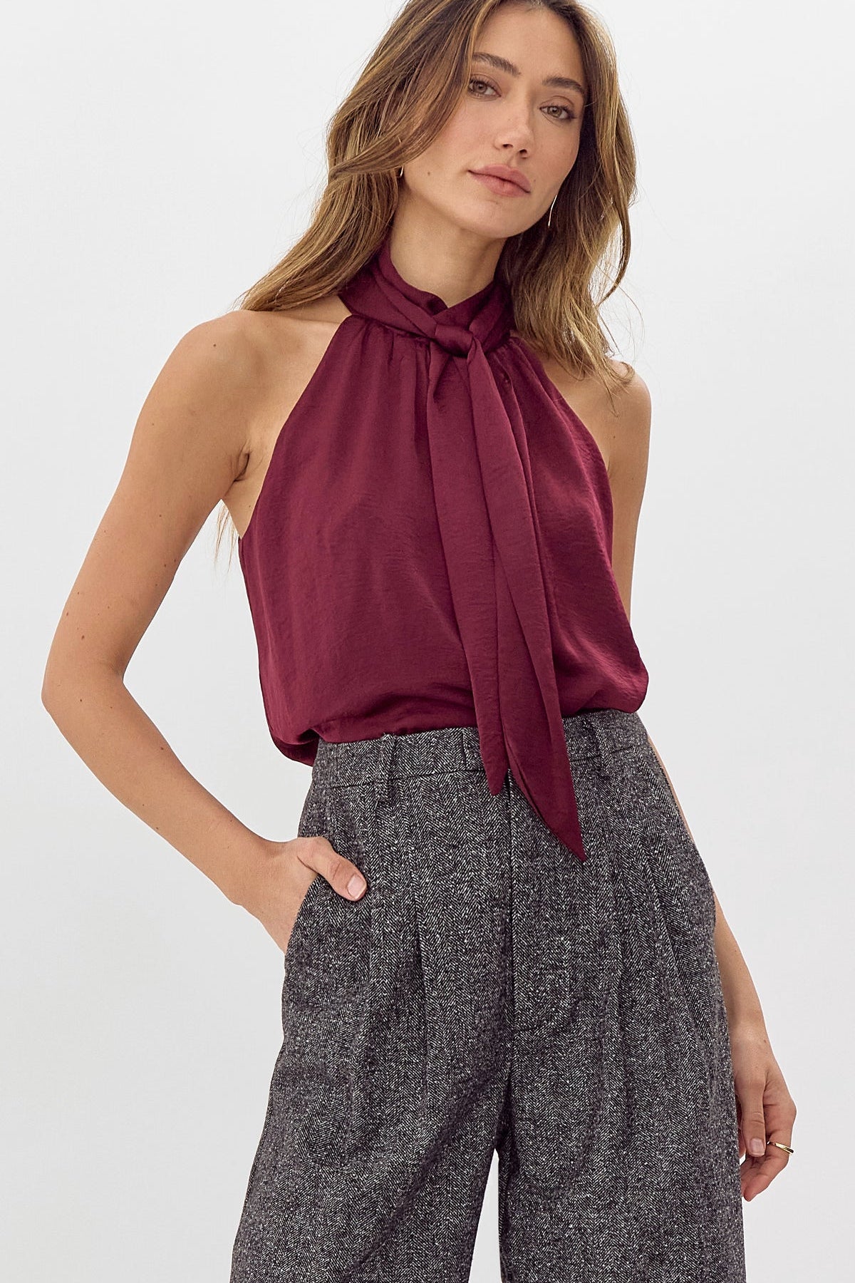 G2411T7095NylaHalterTop1.jpg