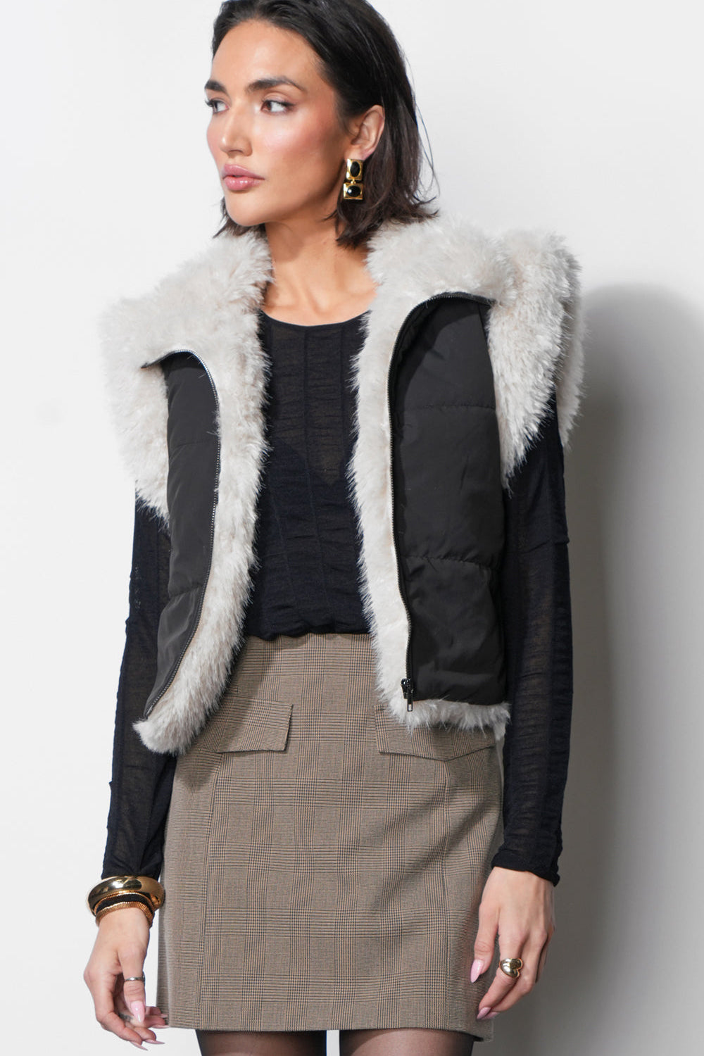 G2510J1831ClaraFauxFurVest3.jpg
