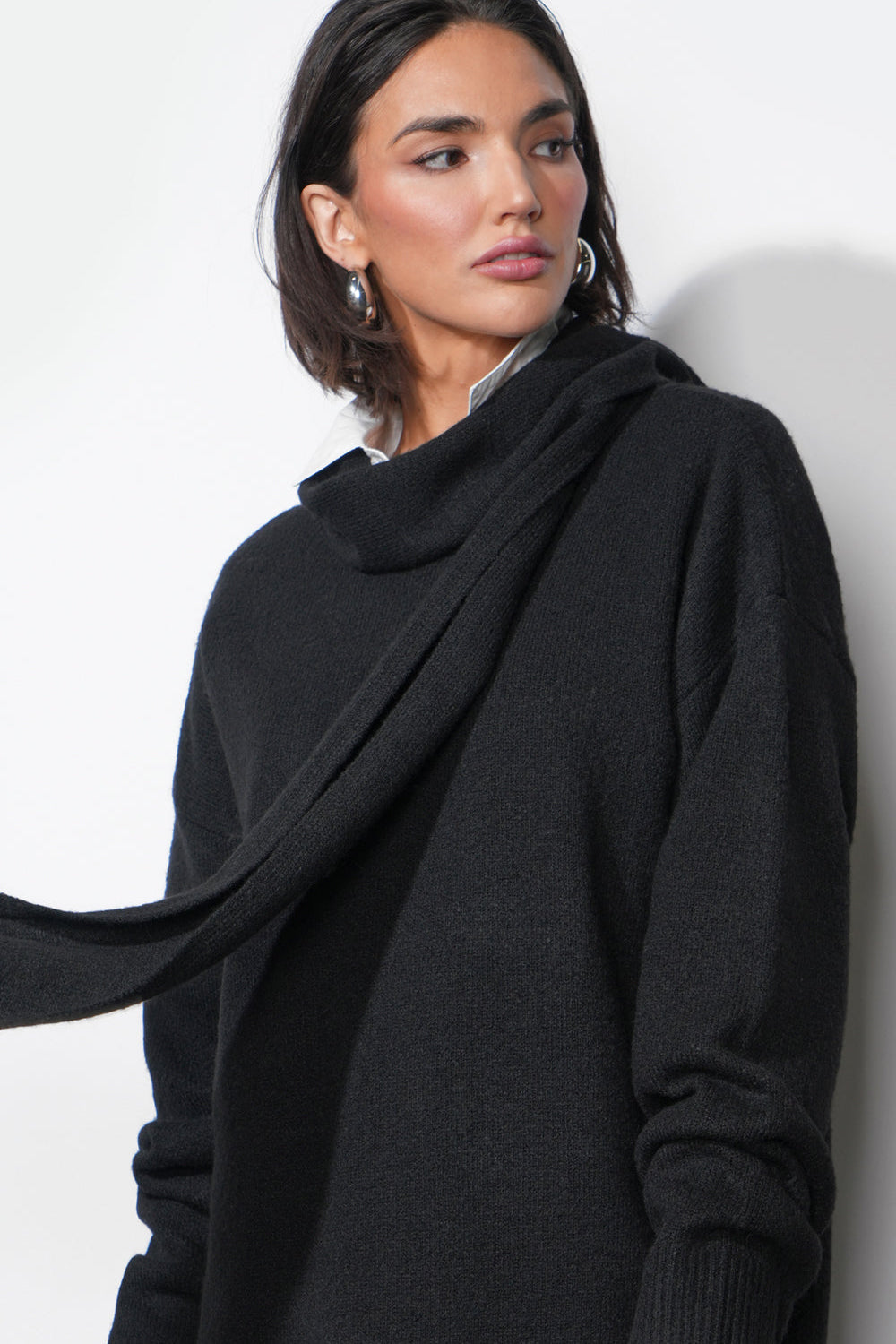 G2510WT6134KitSoftSweaterwremovablescarf6.jpg