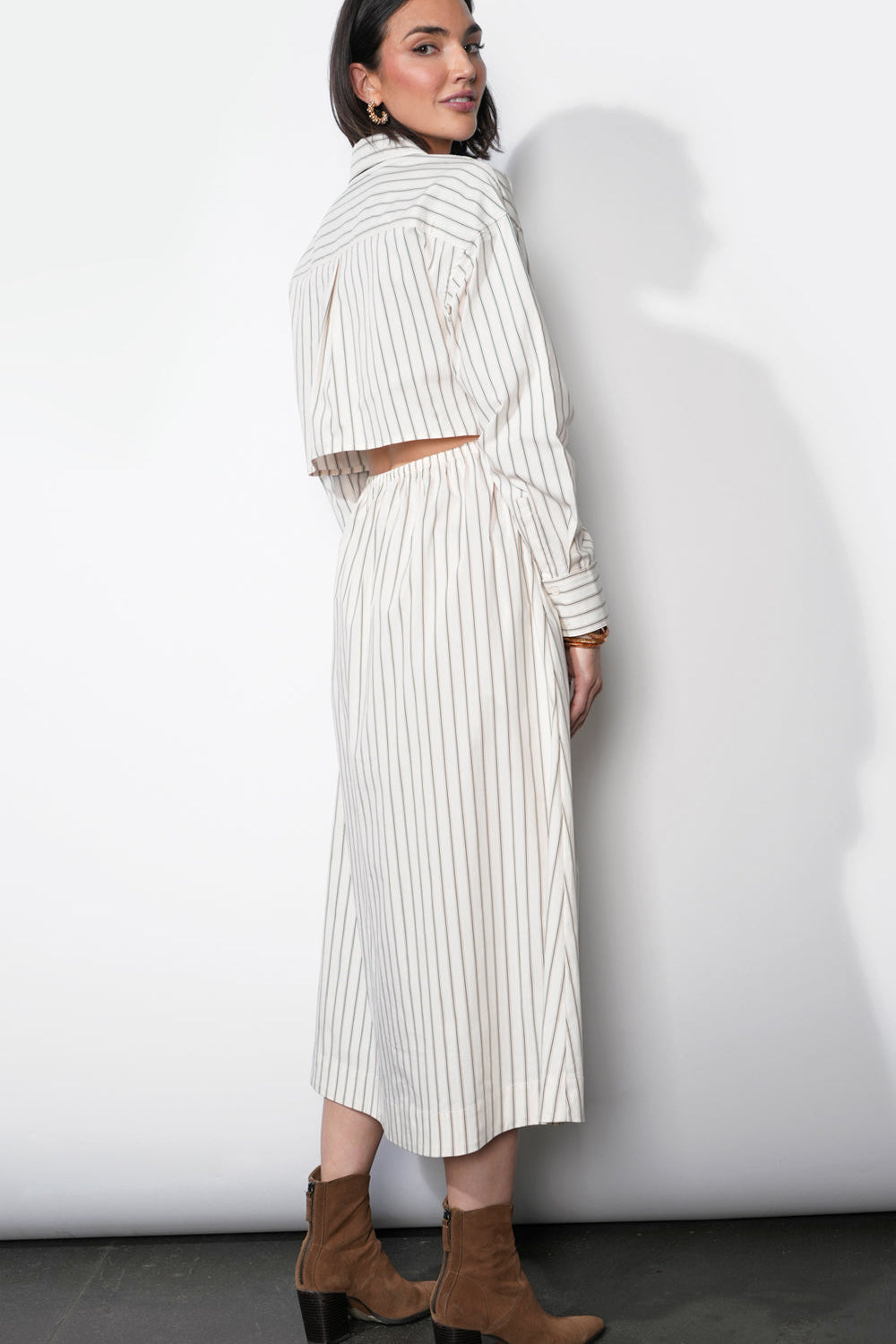 G2511D6684CosetteOpenBackShirtDress5.jpg