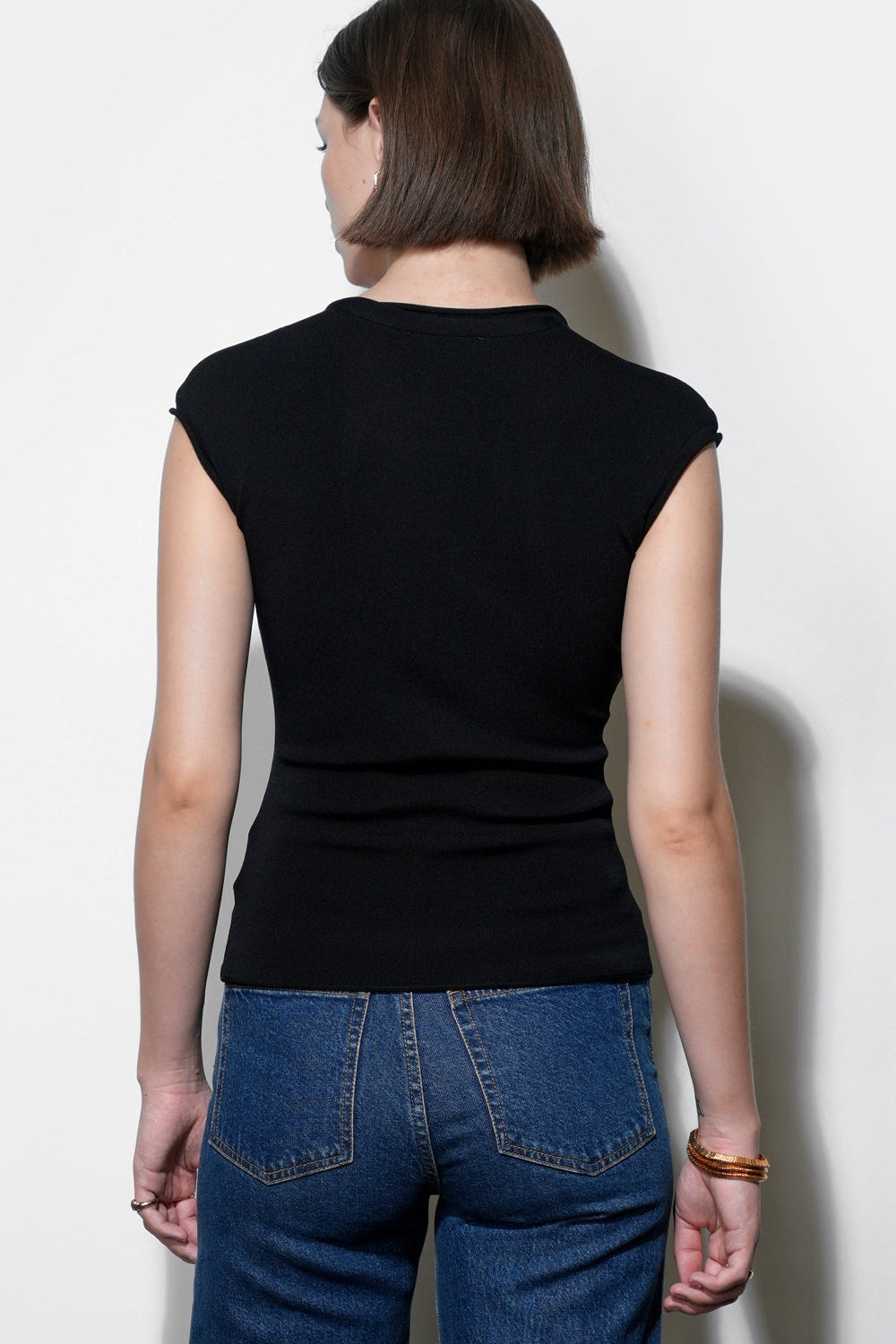 G2512WT6160NatalieDeepVKnitTop6.jpg