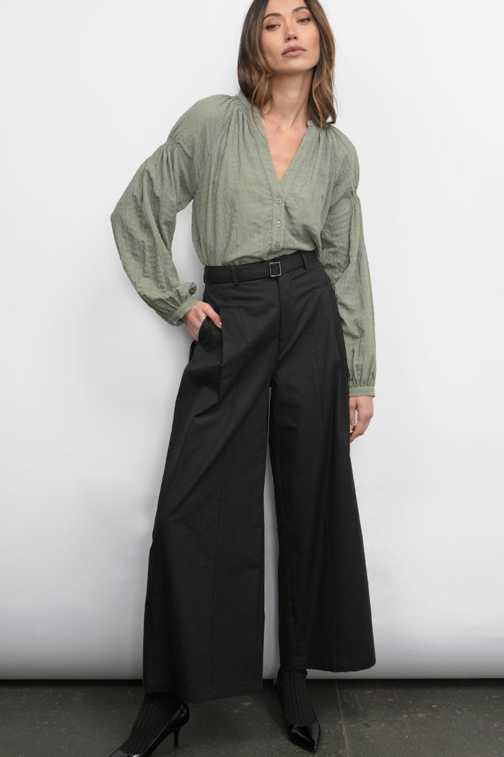 G257T7254PhoebeShirtG257P6482HeraTwillPantsblack6.jpg