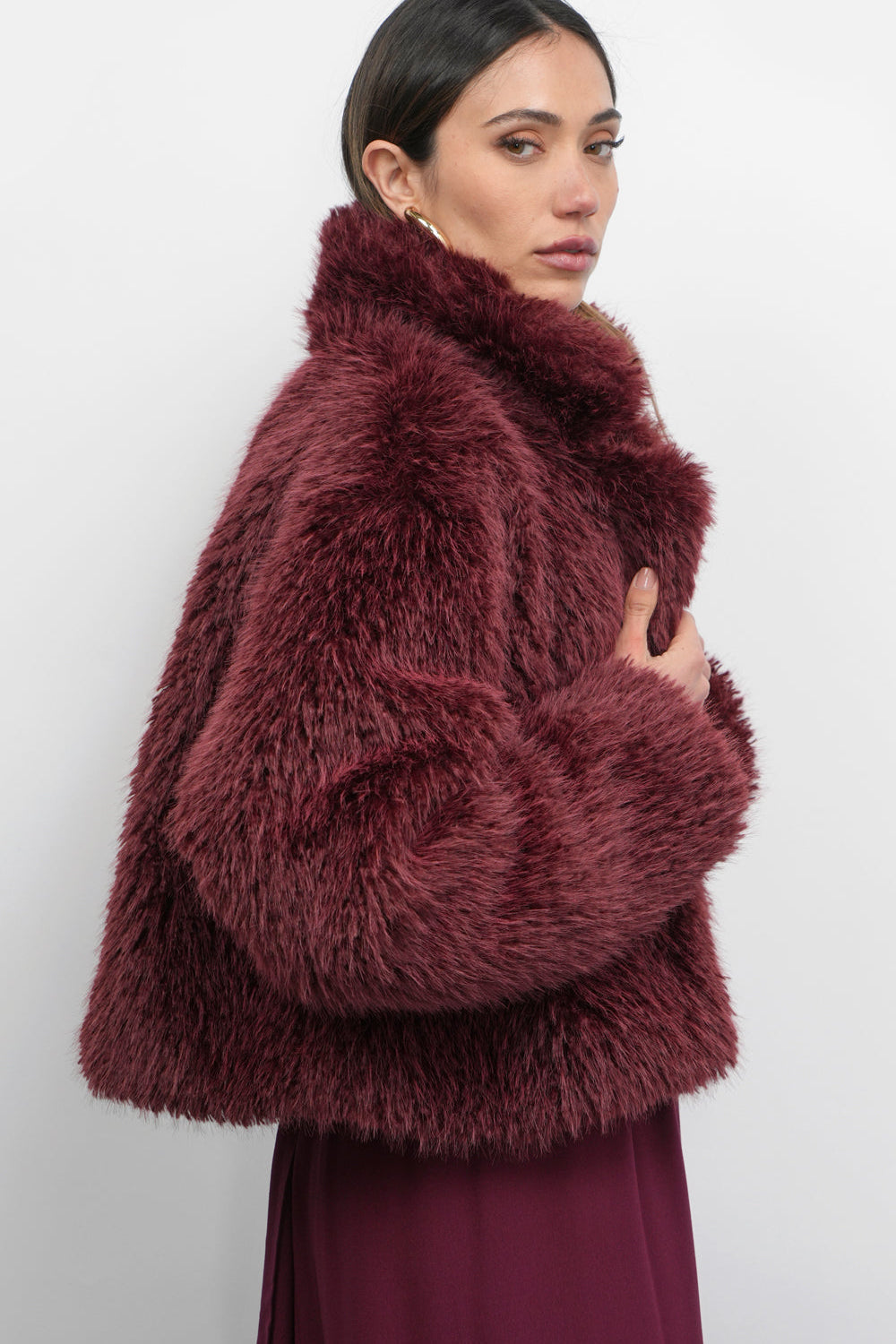 G258J1832MaddoxShaggyFauxFurCroppedCoat3.jpg
