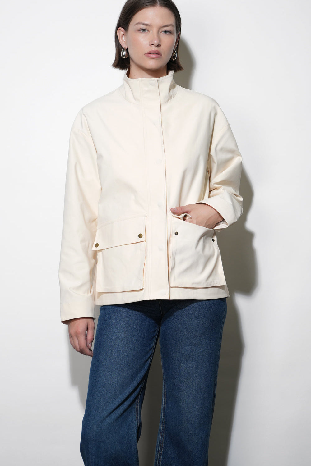 G262J1872MilaWaterResistantFunnelNeckJacket4.jpg
