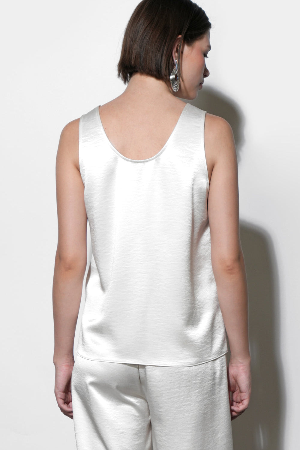 G263T7487ArianaEasySatinSleevelessTop4.jpg
