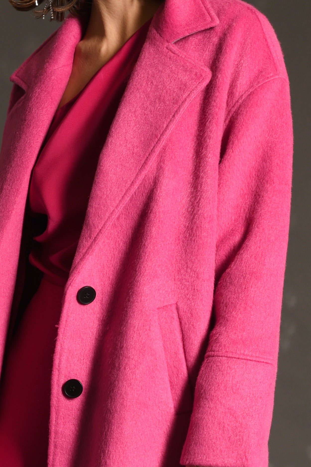 GJ1508BryceOversizedLongCoatValentinoPinkdetail.jpg