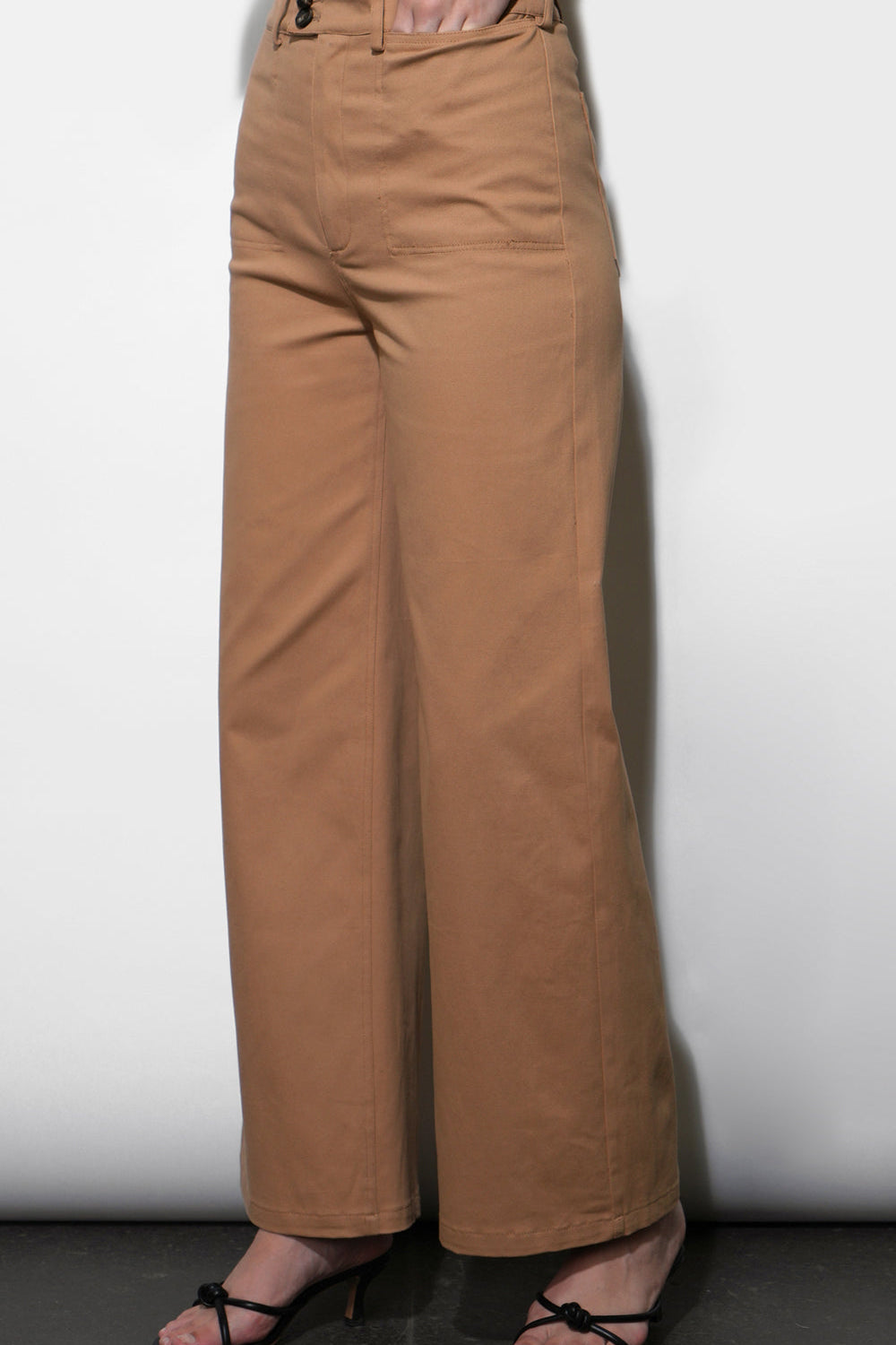 Jennsen_Cotton_Canvas_Wide_Leg_Tan_Pants_G263P6444.jpg