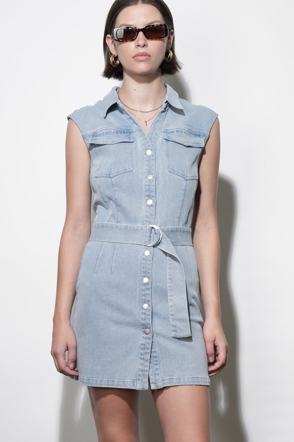 Madison_Sleeveless_Denim_Mini_Belted_Dress_G262D7003.jpg