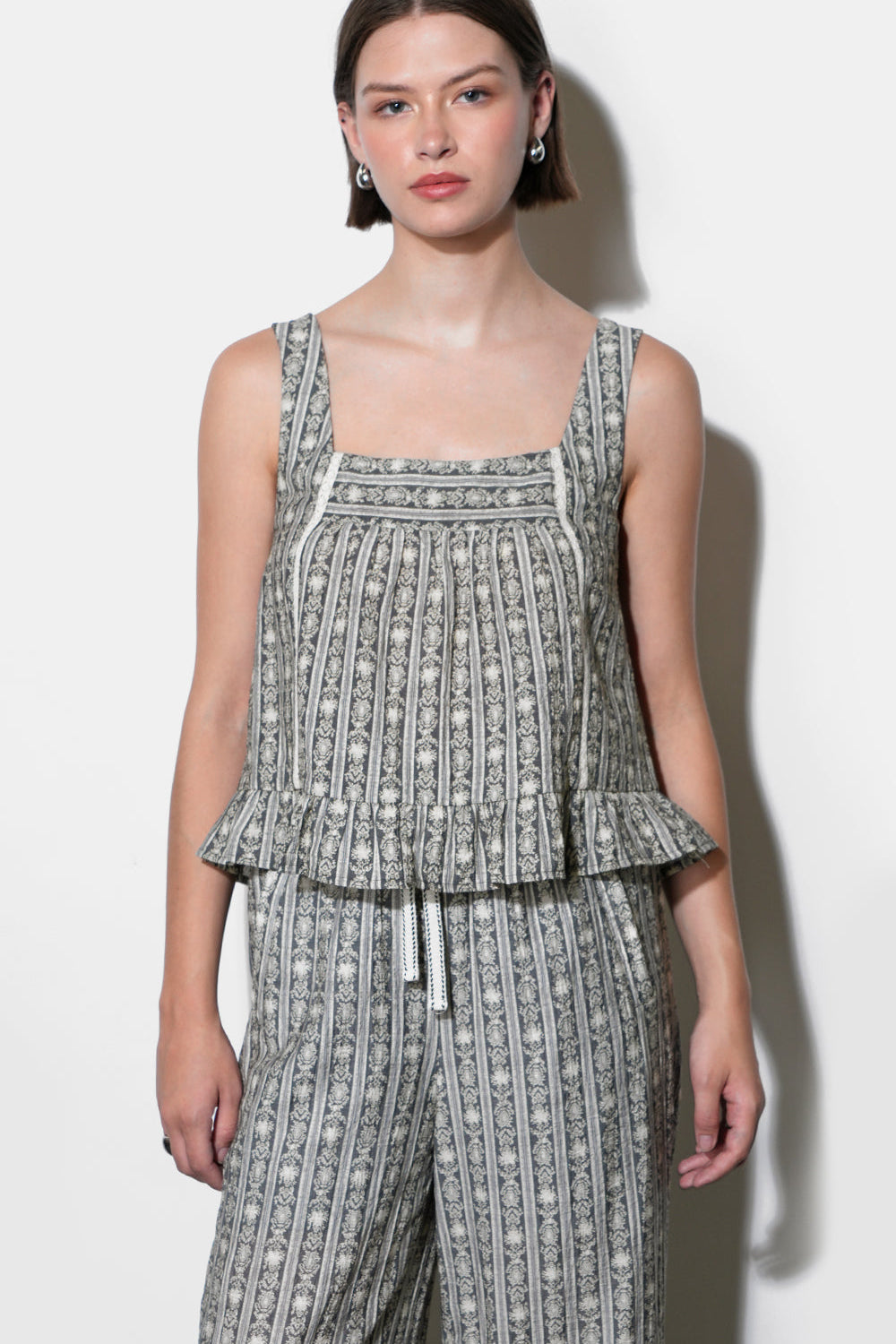 Nova_Stripe_Pattern_Square_Neck_Sleeveless_Top_G262T7483.jpg