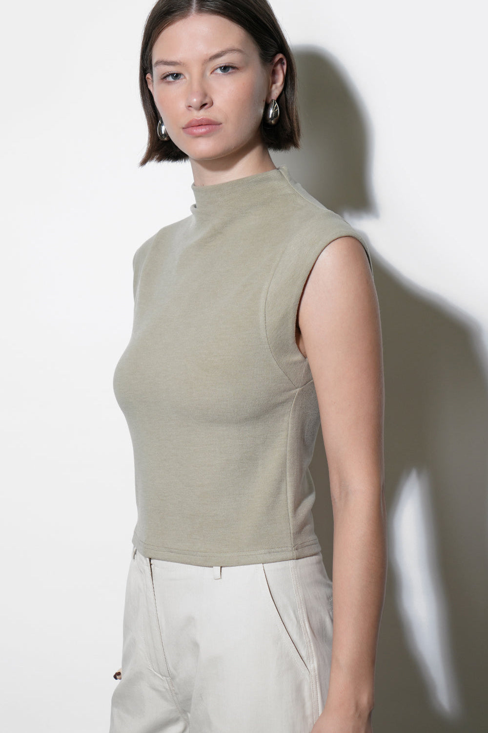 Paloma_Funnel_Neck_Knit_Top_G2512T7261.jpg
