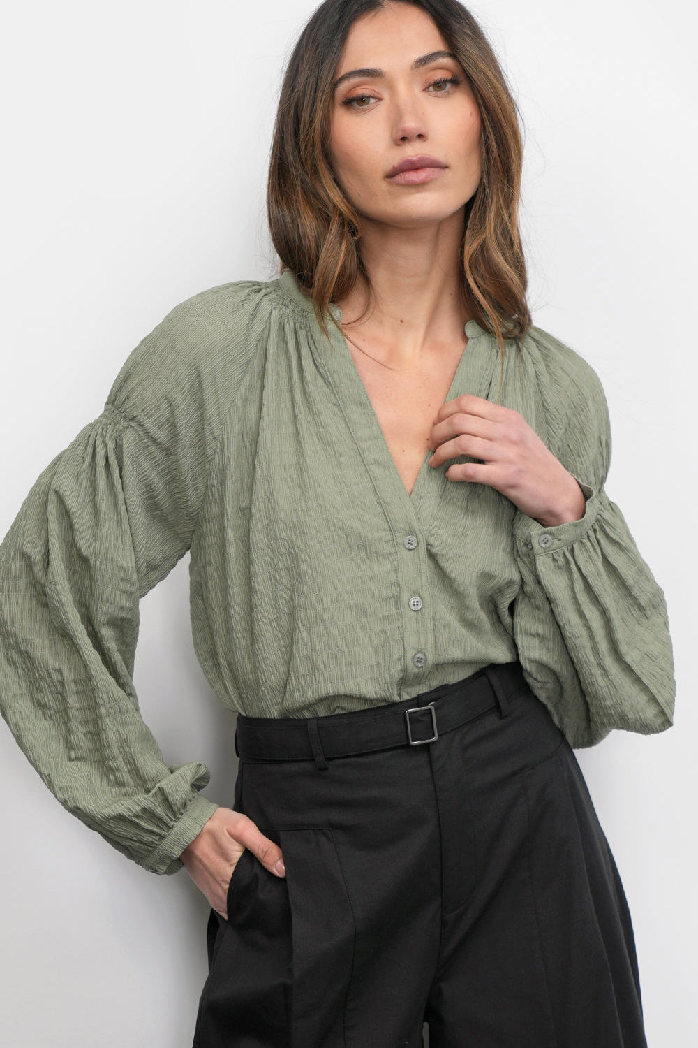 Phoebe_Textured_Button_Up_Shirt_G257T7254.jpg