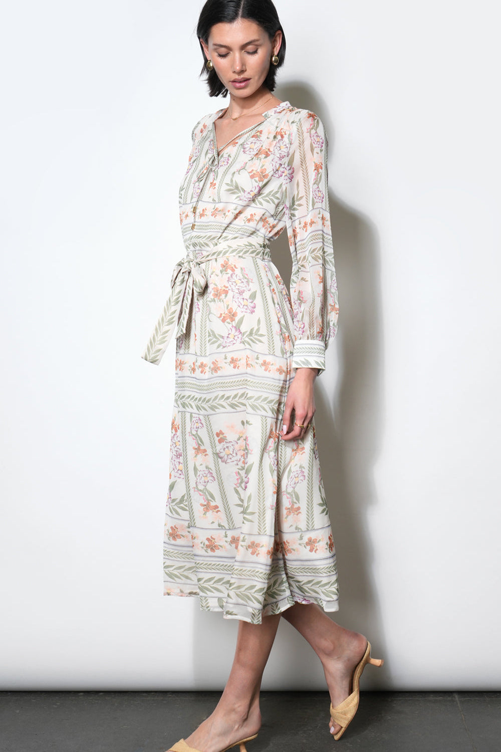 Reese_Flowy_Scarf_Print_Midi_Dress_G2512D6728.jpg